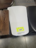 B MAPLE WEDGE TABLE 24X15X10 WHITE