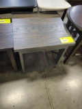 OAK END TABLE 20X20X22