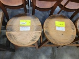 B MAPLE BARNWOOD STOOL 21 IN CHOC. SPICE/NATURAL