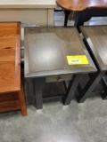 BR MAPLE SIDE TABLE 15X17X24
