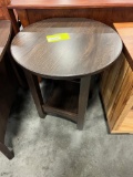 BR MAPLE END TABLE 22IN ROUND COCOA