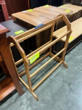 OAK QUILT RACK 28X12X25