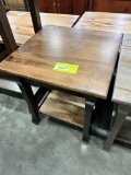 BR MAPLE END TABLE 22X22X24 SHADOW/ALMOND