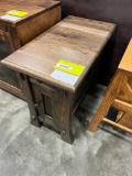 QSWO END TABLE 14X26X24 GRAY