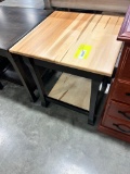 BR AND WORMY MAPLE END TABLE 22X22X25 ONYX/NATURAL