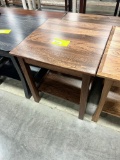 ELM END TABLE 22X22X25 MEDIUM