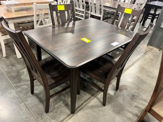 BROWN MAPLE DINING TABLE W 4 SIDE CHAIRS 36X48 IN
