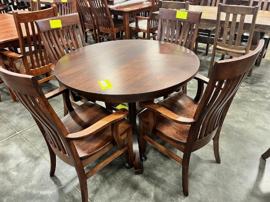 HICKORY DINING TABLE W 4 ARM CHAIRS 42 IN ROUND