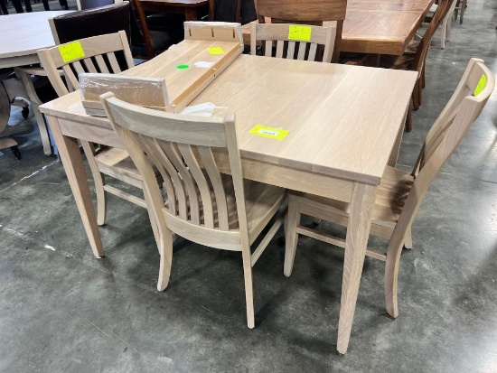 OAK DINING TABLE W 4 SIDE CHAIRS, 2 LEAVES, 48X36 IN
