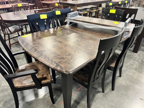MAPLE DINING TABLE W 2 ARM CHAIRS 4 SIDE CHAIRS 2 LEAVES 41X65 IN