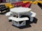 WH/GREY OCTAGON PICNIC TABLE