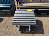 GREY/WH GLIDER FOOTREST