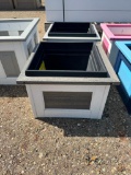 WH/GREY 14IN FLOWER BOX