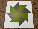 24X24 METAL STAR DECOR WH/GREEN
