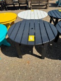 BLACK 33 IN ROUND UMBRELLA SIDE TABLE