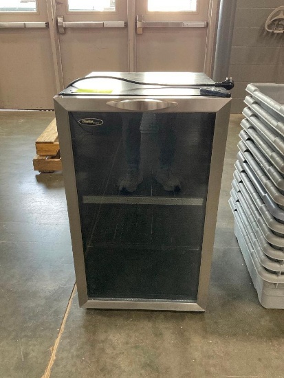 DANBY MINI REFRIGERATOR 110V WORKING CONDITION