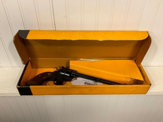 RUGER NEW MODEL SINGLE 6, 22 CAL HANDGUN W/BOX 22 MAG CYL 68-79921 9 1/2''