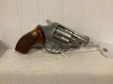 S&W MO. 60, 38 SPL STAINLESS REVOLVER W/BOX