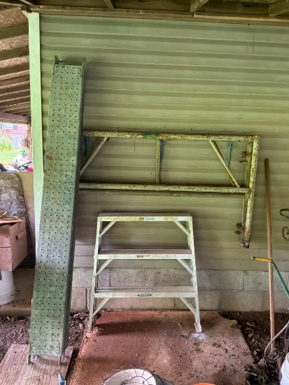 SCAFFOLD & 2 PLANKS & WERNER LADDER