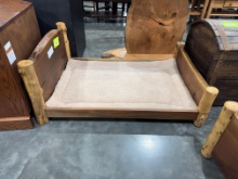 WALNUT PET BED 30X34X18