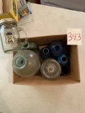 Jars/bottles/vases