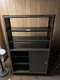 Cabinet/shelf unit