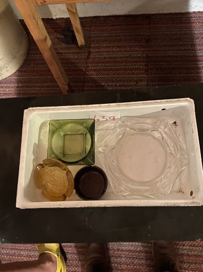 Ash trays, enamel tray