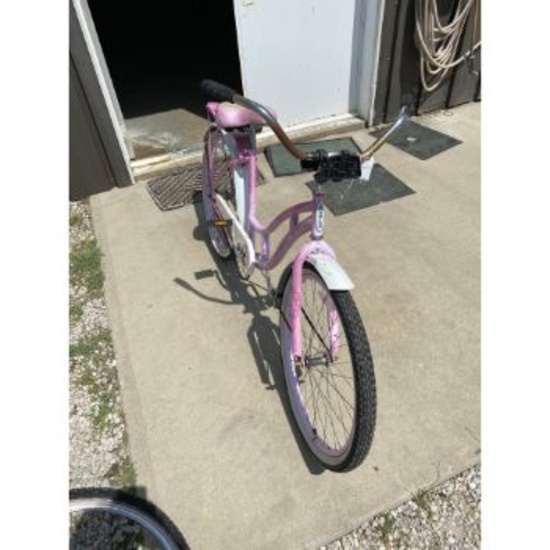 Schwinn girls bike