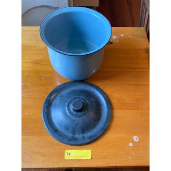 chamber bucket with plastic lid