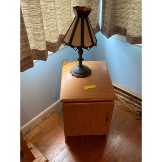 End Table With Table Lamp