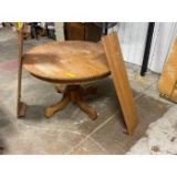 4 Leg Base Round Top with 2 Leafs Kitchen Table