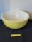 Pyrex 404 4 Qt. Yellow Primary Mixing Bowl