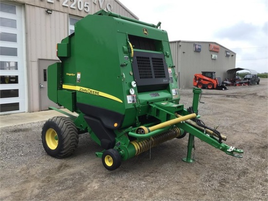 2010 JOHN DEERE 854 28601