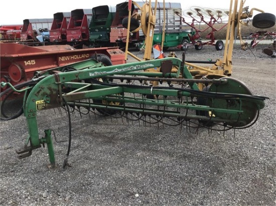 JOHN DEERE 672 RAKE 28772