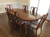 Stunning Cherry Finish Dining Table w/6 Chairs