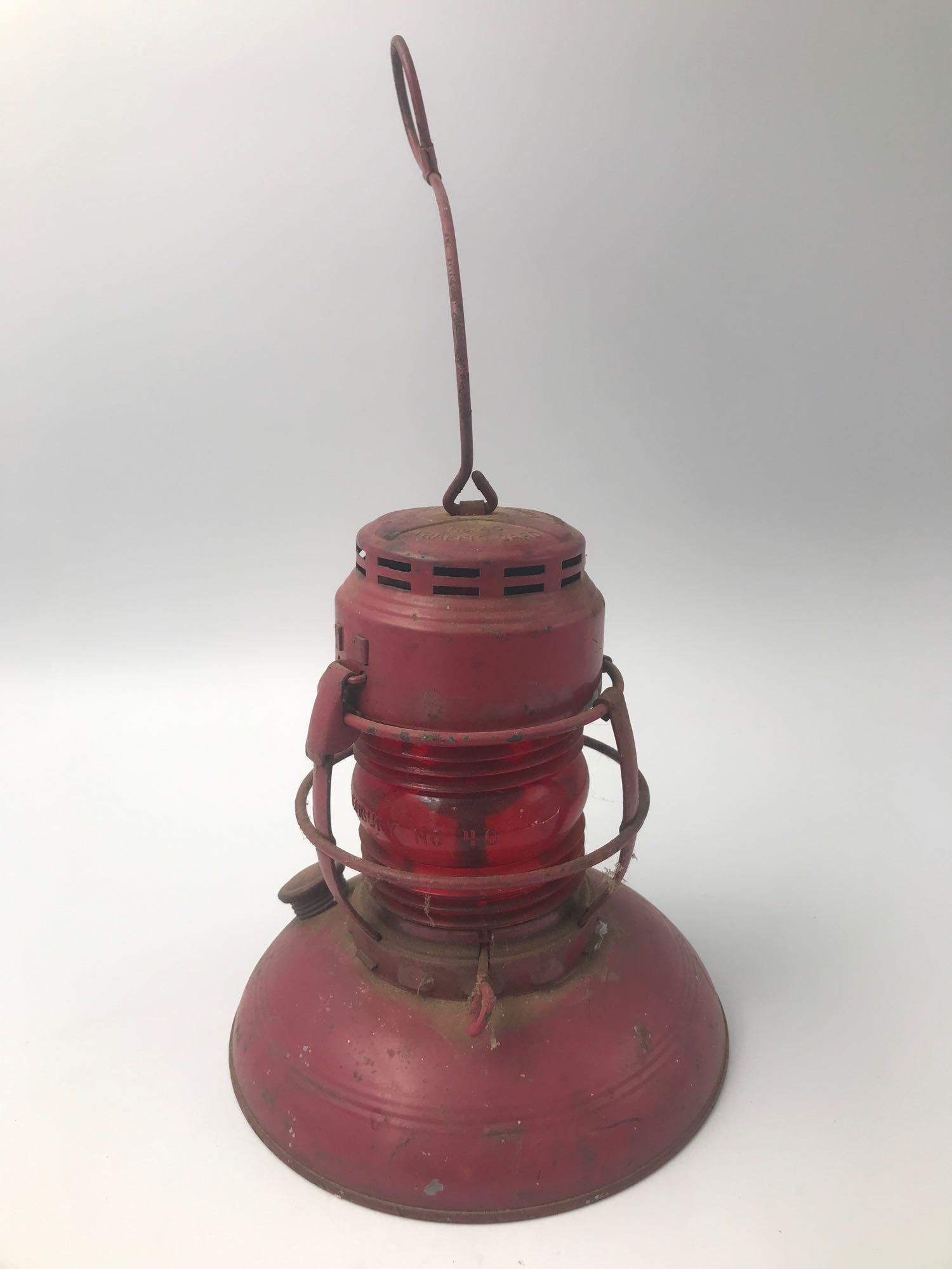 Dietz # 40 Lantern Red Lense (JL) Dietz # 40 Lantern Red Lense (JL)