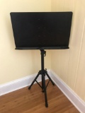 Adjustable music stand