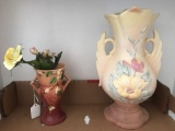 2 Pottery vases - Hull & Roseville