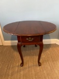 Drop leaf oval end table