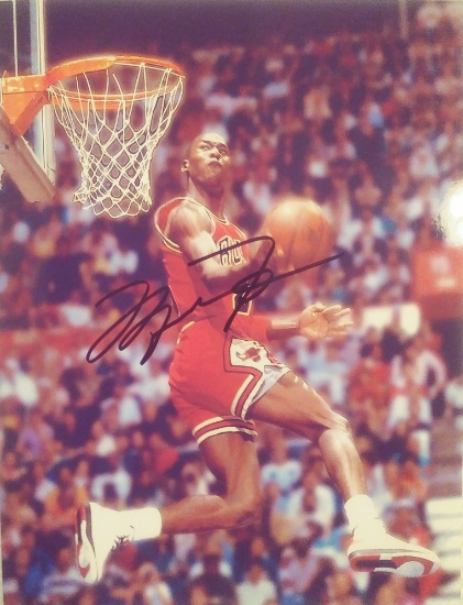 Autographed Michael Jordan 8 x 10 Photo