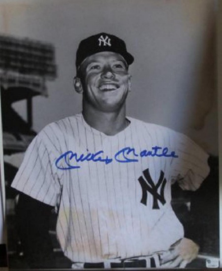 Autographed 8 X10 Mickey Mantle with Coa