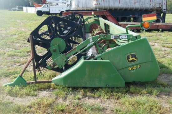 John Deere 930 grain head