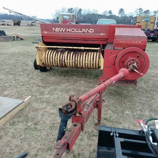 NEW HOLLAND HAY BALER