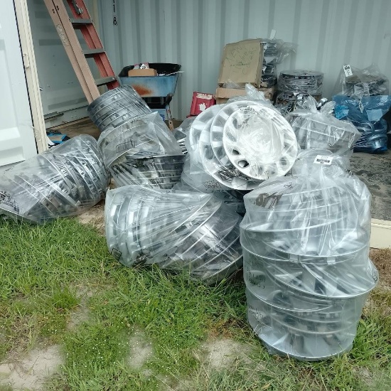 (176) TOYOTA AFTER MARKET WHEEL COVERS