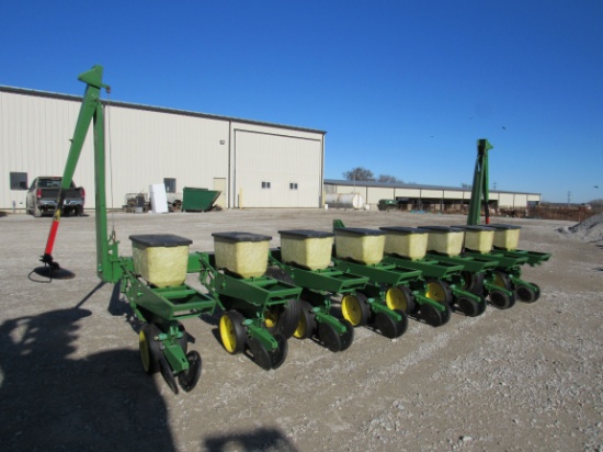 JD 7000 Planter, 8 row 30” 3pt, rebuilt ready to go