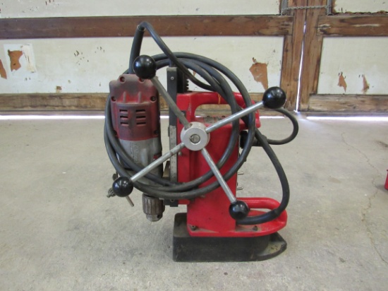 MILWAUKEE 1/2 MAGNETIC DRILL PRESS