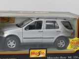 Diecast 1997 Mercedes Benz ML320