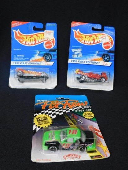 Diecast Hotwheels (2), PIT Road (1)