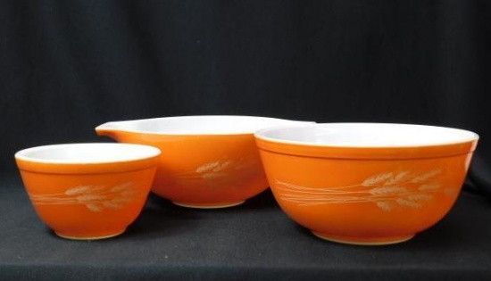 Pyrex Mixing Bowls (3)