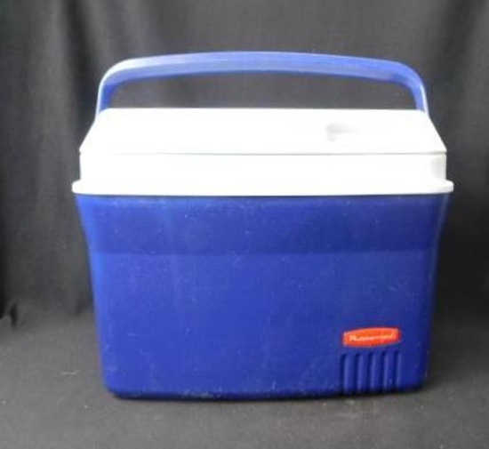 Rubbermaid Cooler